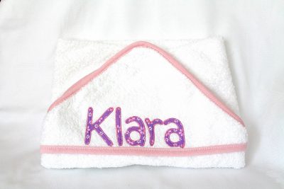 Babybadetuch rosa mit Namen 4