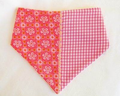 Halstuch pink mit Blumen