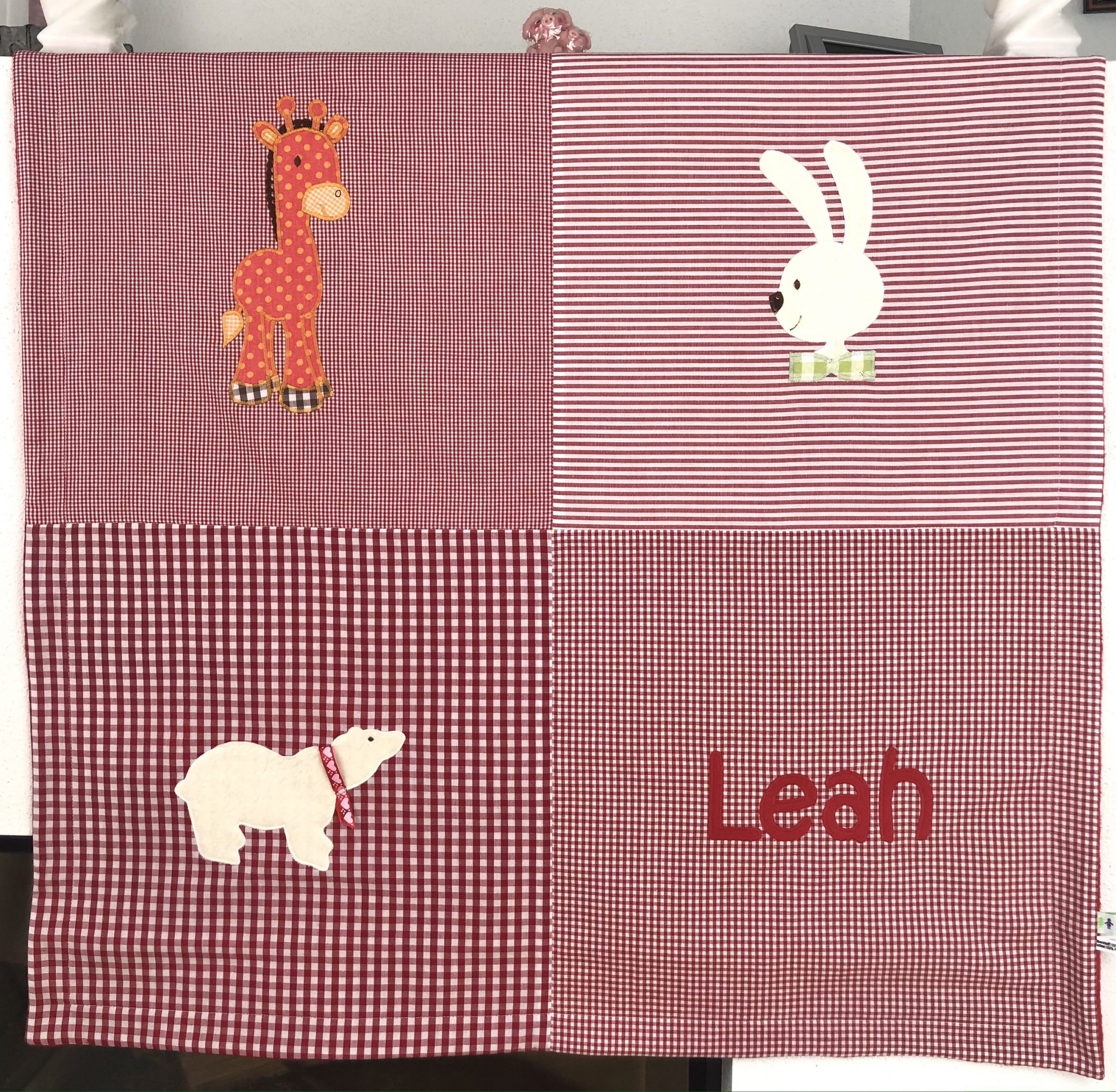 Baby Patchworkdecke mit Motiven - rot 2