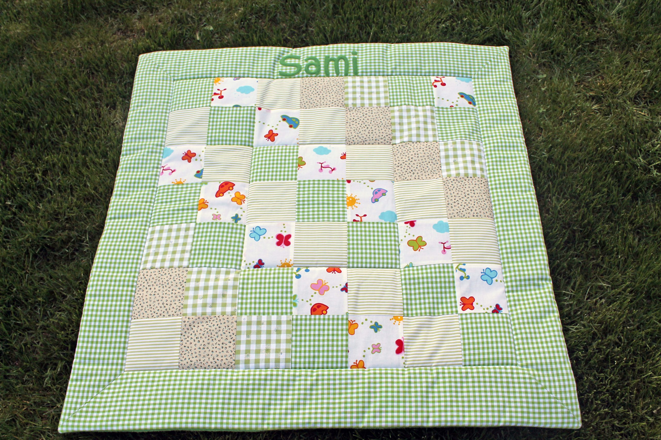 Patchwork Babydecke mit Namen - grün 2