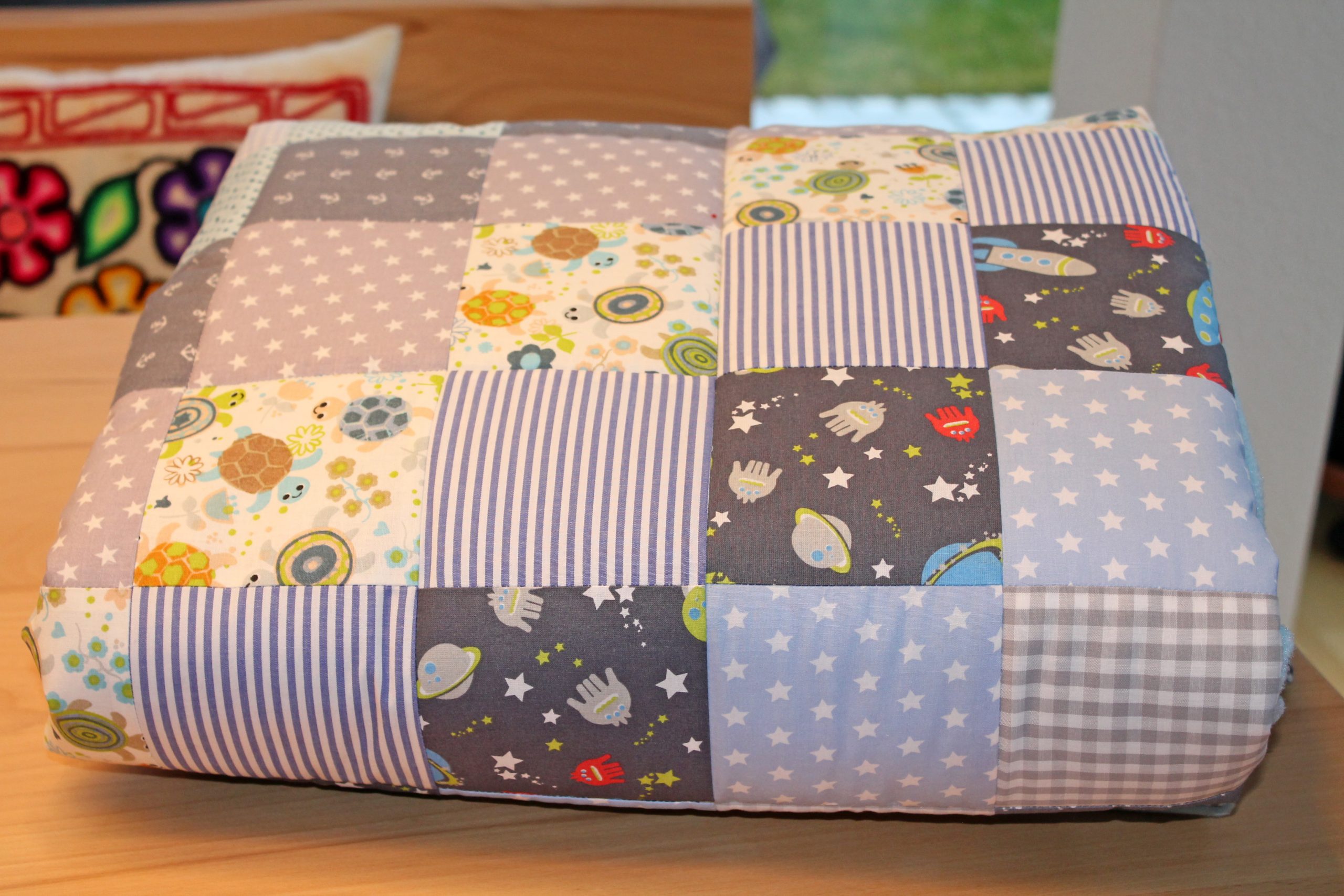 Patchwork Babydecke ohne Namen - grau 3
