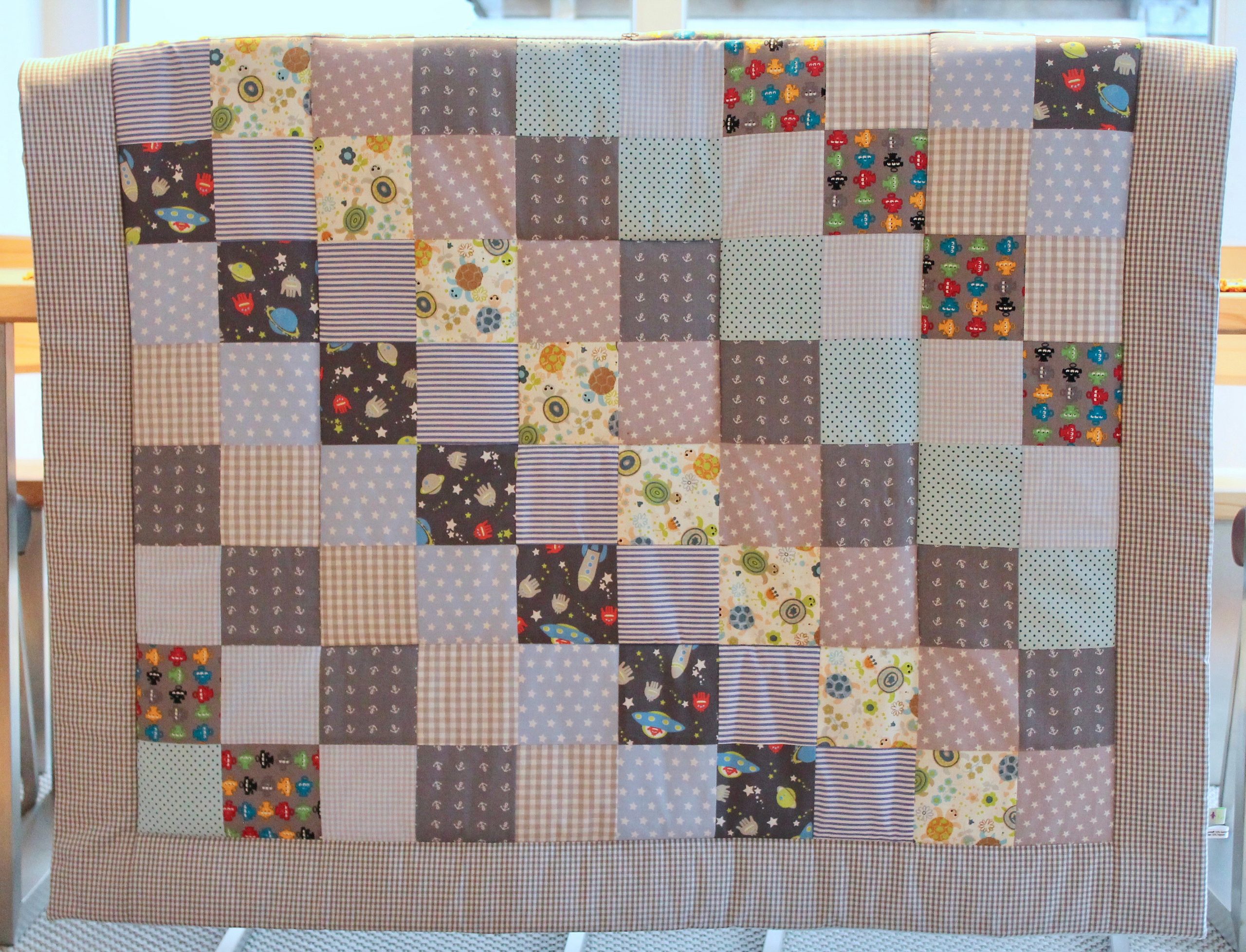 Patchwork Babydecke ohne Namen - grau