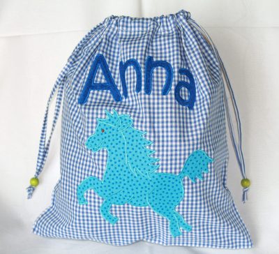 Turnbeutel mittelblau mit Namen und Motiv